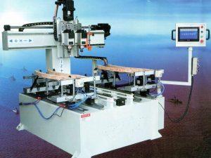 LTT-S 1500-2F Сверлильно-пазовальный станок с ЧПУ LTT-S 1500-2F Сверлильно-пазовальный станок с ЧПУ