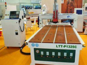 LTT-P1325Z Фрезерный станок с ЧПУ с автоматической линейной сменой инструмента