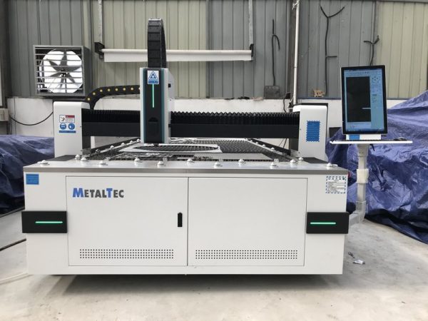 Оптоволоконный лазерный станок для резки металла MetalTec 1530 BL (MAX-1000 W)