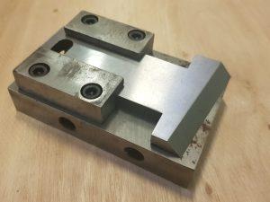 Гильотина для обрезки кромки на кромкооблицовочный станок