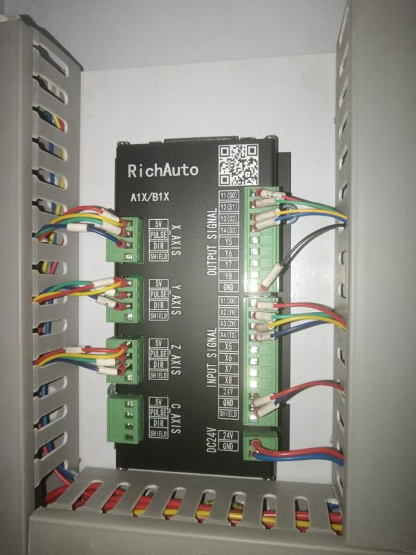Фрезерно-гравировальный станок с ЧПУ LTT-3021A